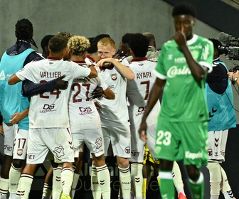 Replay Ligue 2 : Dunkerque fait chuter Saint-Étienne avec deux buts merveilleux