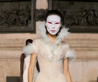 Replay À l'Affiche ! - Fashion Week : Saint Laurent mise sur l'or, Matières Fécales sur la politique