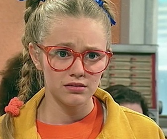 Replay Premiers baisers - S03 E42 - Luc super star 1