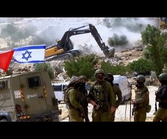 Replay Les bulldozers israéliens rasent un village bédouin en Cisjordanie occupée
