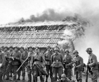 Replay Une terre de sang - L'Est de l'Europe entre Hitler et Staline