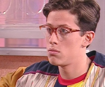 Replay Premiers baisers - S03 E02 - Plus on est de fou