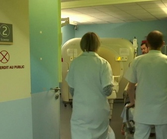 Replay Les docs du week-end - Urgences vitales pour le SAMU de campagne
