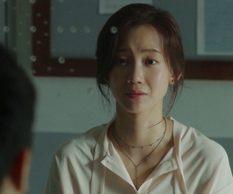 Replay Le Parfum du mensonge - S01 E12