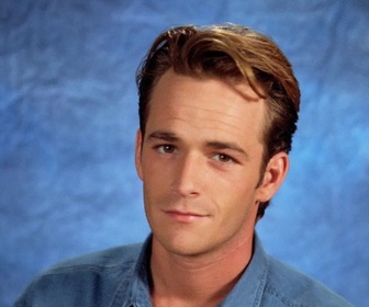 Replay Beverly Hills, 90210 - S04 E11 - Contestation féminine