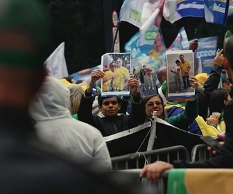 Replay Lula contre Bolsonaro : duel au Brésil - Au Brésil, avec une famille pro-Bolsonaro