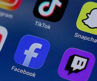 Replay Info éco - Réseaux sociaux en France : une loi pour interdire l'accès aux moins de 15 ans