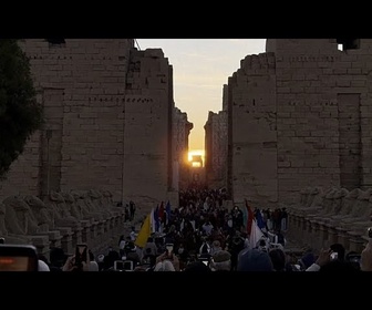 Replay Solstice d'hiver : le lever du soleil s'aligne avec le temple de Karnak à Louxor, en Égypte