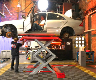 Replay Top Mecanic : 5 jours pour restaurer une épave - S6E23 - Jour 3 - Semaine spéciale vintage mécanic : Bonneville vs Orlandi