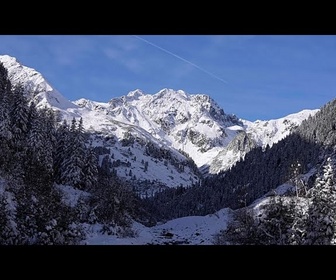 Replay Huit skieurs sauvés vivants après une avalanche sur le glacier de Stubai en Autriche