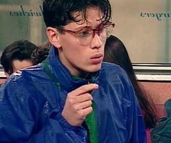 Replay Premiers baisers - S03 E31 - L'éclair