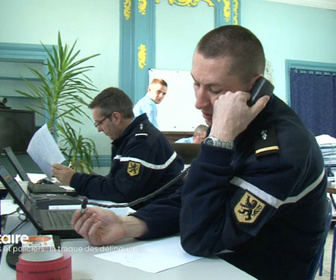 Replay Enquête prioritaire - S1E102 - Gendarmes et policiers : la traque des délinquants