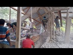 Replay Un puissant séisme de magnitude 7,7 frappe l'Indonésie, des dizaines de morts