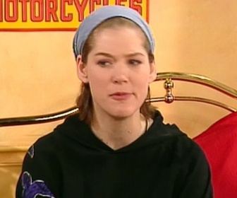 Replay Hélène et les garçons - S04 E10 - La ruse