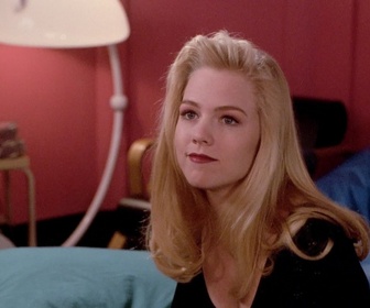 Replay Beverly Hills, 90210 - S02 E15 - Le voyage impossible