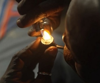 Replay ARTE Journal - La cocaïne, nouveau fléau au Sénégal