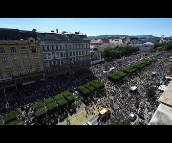 Replay Retour, en images, sur la Budapest Pride : la rue se lève contre Orbán