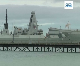 Replay La frégate britannique HMS Dragon en route vers Chypre
