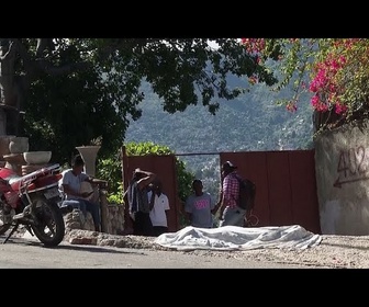 Replay No Comment. Haïti : des corps dans la rue après une attaque de gangs sur un quartier huppé