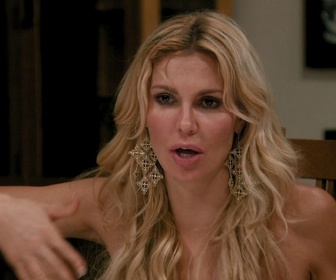 Replay Les real housewives de Beverly Hills - S4 E6 - Luxe, calme et volupté