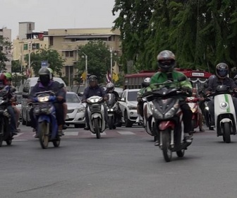 Replay Bangkok : l'enfer des livreurs à moto