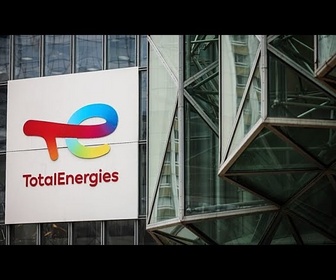 Replay Agriculteurs français déversent du fumier chez TotalEnergies contre le prix du carburant
