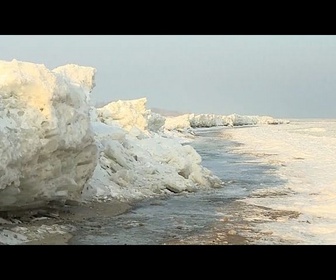 Replay De rares crêtes de glace sur la côte de la mer Baltique attirent l'attention des scientifiques