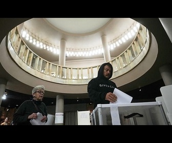 Replay Les Russes votent lors de la dernière journée des élections législatives