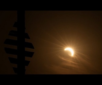 Replay Éclipse solaire partielle en accéléré depuis l'Observatoire royal de Greenwich