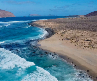 Replay Un jour ailleurs - Îles Caïmans / Canaries