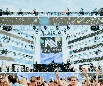 Replay Avec Andrea Oliva, Alex Wann, HoneyLuv... - Zurich Street Parade 2025 - Center Stage