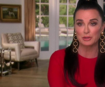 Replay Les real housewives de Beverly Hills - S8 E14 - Allô le paradis ?