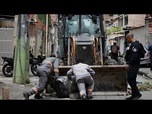 Replay Brésil : la police démantèle les barricades des gangs dans les favelas de Rio
