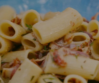 Replay Petits Plats en équilibre - Pasta à la panzetta