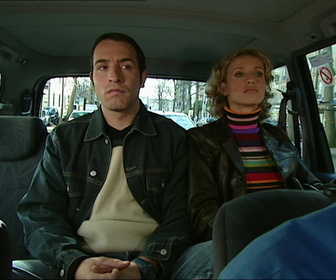 Replay Un gars, une fille - S3E97 - Dans un taxi (2)
