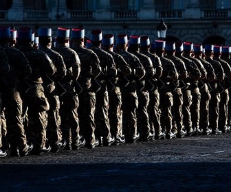 Replay 28 minutes - Service militaire : les Français prêts au sacrifice ?