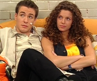 Replay Hélène et les garçons - S11 E06 - Retour aux sources