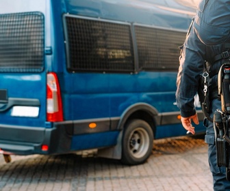 Replay 100 jours avec les gendarmes - S1E1 - Rodéos urbains, violences, alcool : les gendarmes face aux délinquants