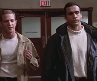 Replay Highlander - S05 E09 - Le messager