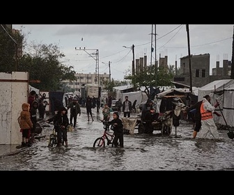 Replay De fortes pluies inondent des camps à Gaza, aggravant la crise humanitaire