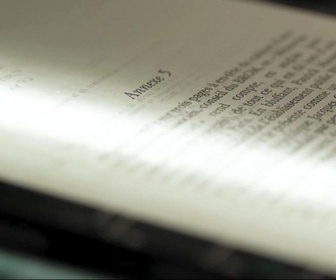 Replay Focus - Nourrir la machine : comment des livres sont numérisés et détruits pour entrainer l'IA