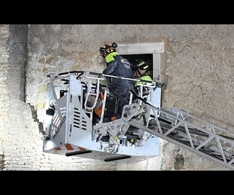 Replay Effondrement de la Torre dei Conti : un ouvrier meurt après plus de 11 heures sous les décombres