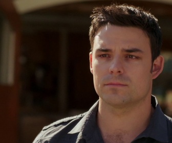 Replay Retour à Cedar Cove - S02 E12 - Résolutions et révélations