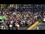 Replay Venezuela : des partisans du pouvoir manifestent à moto à Caracas contre l'ingérence américaine