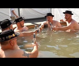 Replay À Bâle, des yodleurs suisses répètent dans les fontaines en pleine canicule