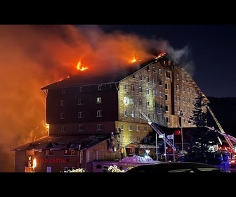 Replay Les images de l'incendie meurtrier dans une station de ski en Turquie