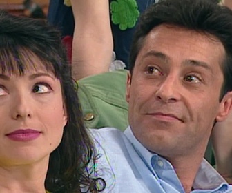 Replay Premiers baisers - S04 E15 - Une situation compliquée