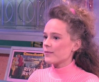 Replay Premiers baisers - S02 E01 - A nous les filles