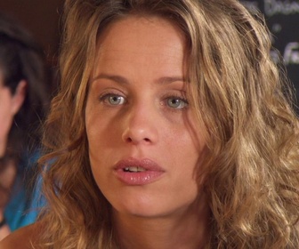 Replay La vie est à nous - S02 E12 - Ca ne pouvait pas durer