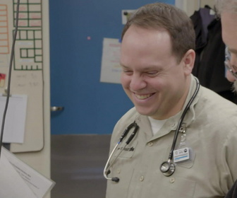 Replay Au coeur du zoo le plus beau du monde - S1E1 - Bienvenue chez nous